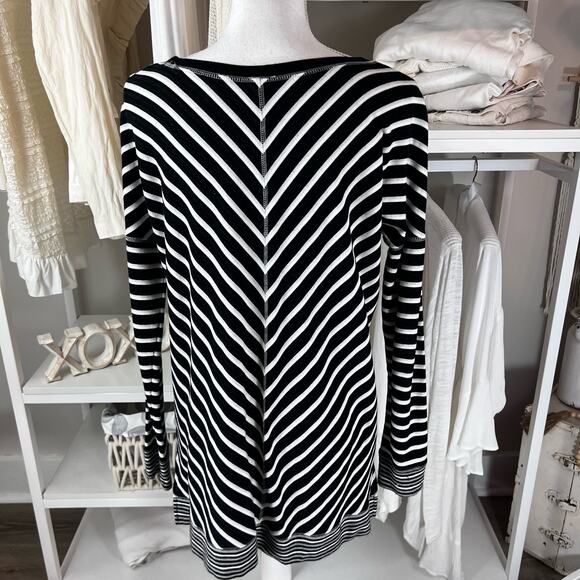 Cable & Gauge women’s size small, black & white tunic scoop neck top #1723 - Picture 5 of 8